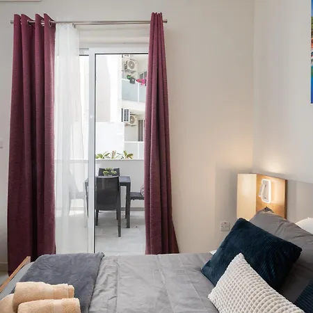 Modern 2bd With Maltese Balcony & Back Yard - Close To St Julian's & St Georges Bay & Sliema Promenade * Gzira