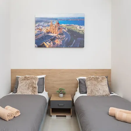 Apartment Modern 2bd With Maltese Balcony & Back Yard - Close To St Julian's & St Georges Bay & Sliema Promenade *