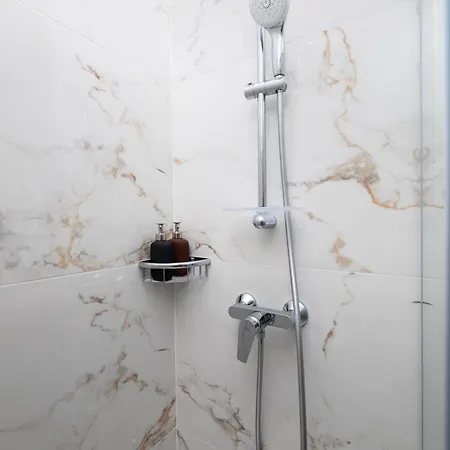 Apartment Modern 2bd With Maltese Balcony & Back Yard - Close To St Julian's & St Georges Bay & Sliema Promenade