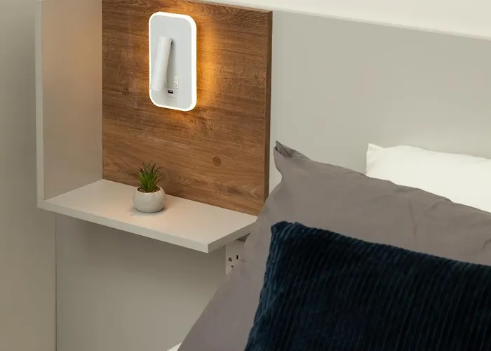 Apartman Modern 2bd With Maltese Balcony & Back Yard - Close To St Julian's & St Georges Bay & Sliema Promenade